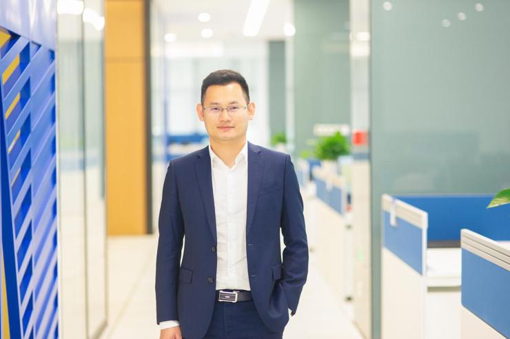 获头部手机厂青睐，艾聆科技端侧AI驶入亿级航道丨鲸犀专访